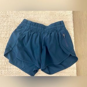 Lululemon Tracker Shorts Size 6. Excellent Condition.